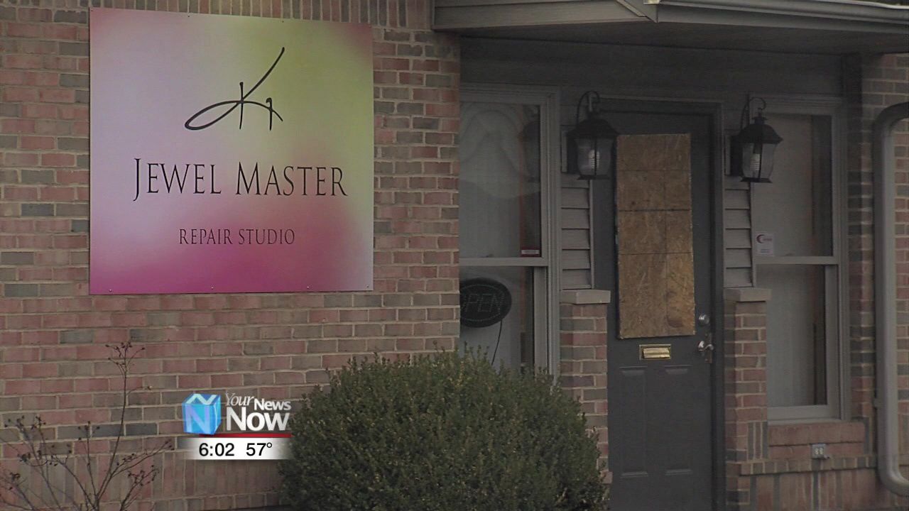 Allen Co. Sheriff's Office investigate jewelry break-in